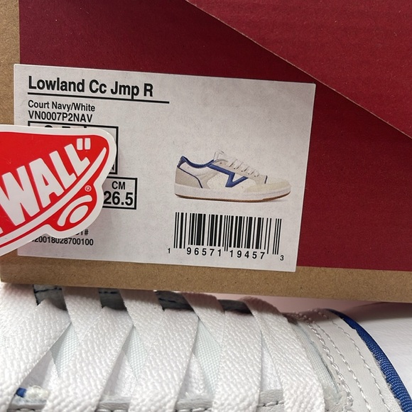 Vans WMNS Lowland Cc Jmp R
Court Navy/White
VN0007P2NAV
Sneakers - Picture 16 of 16